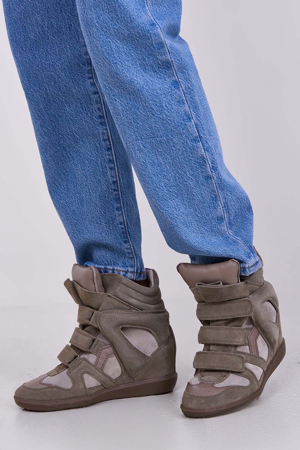 נעלי סניקרס בקאט